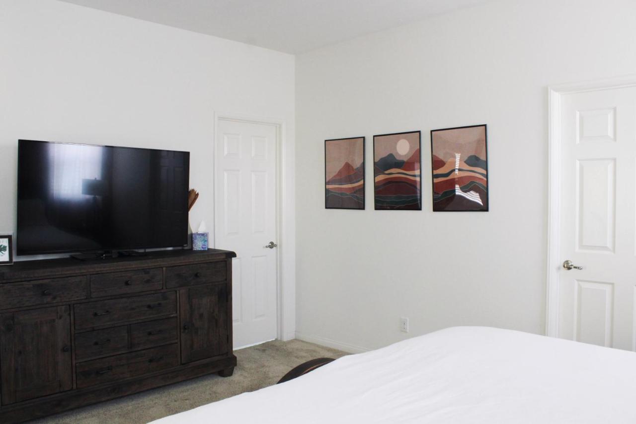 Entire Bungalow W/ Private Pool Near Palm Springs! 인디오 외부 사진