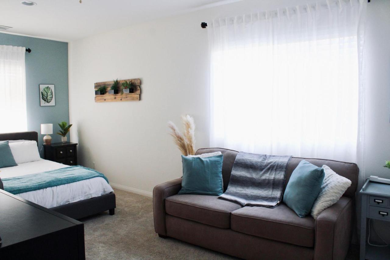 Entire Bungalow W/ Private Pool Near Palm Springs! 인디오 외부 사진