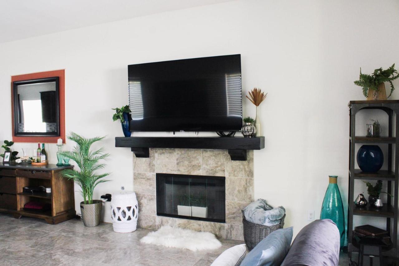 Entire Bungalow W/ Private Pool Near Palm Springs! 인디오 외부 사진